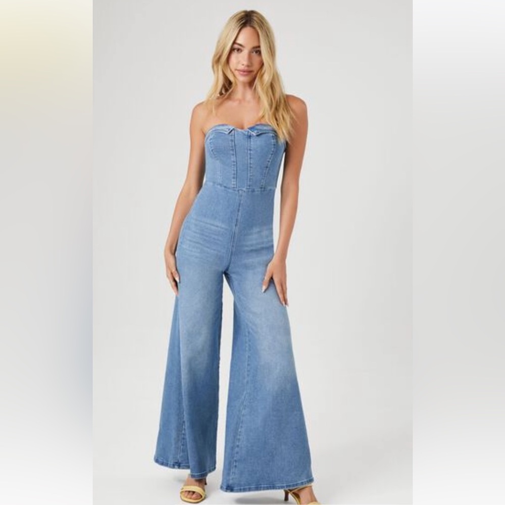 FOREVER 21 DENIM JUMPSUIT size M